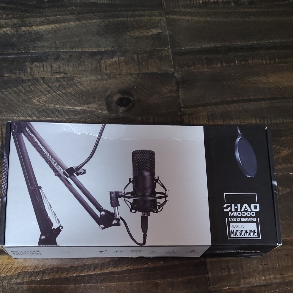 Black USB Streaming Microphone